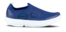 OOFOS - OOmg eeZee Low Shoe (White/Navy) - Men's